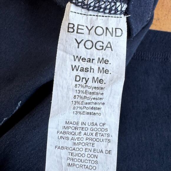 BEYOND THE BUMP Heather Navy Yoga Capri Leggings - Picture 4 of 5